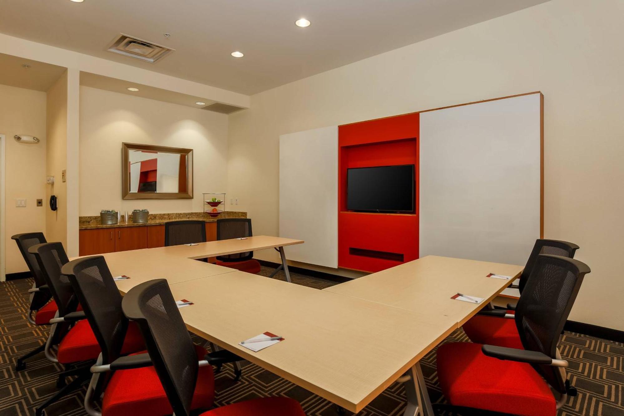 Towneplace Suites By Marriott Cheyenne Southwest/Downtown Area Экстерьер фото